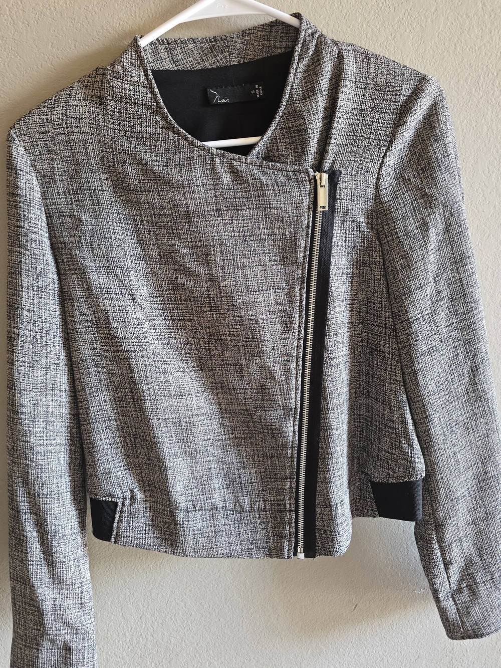 nOir Jewelry Women's Gray Patterned Blazer